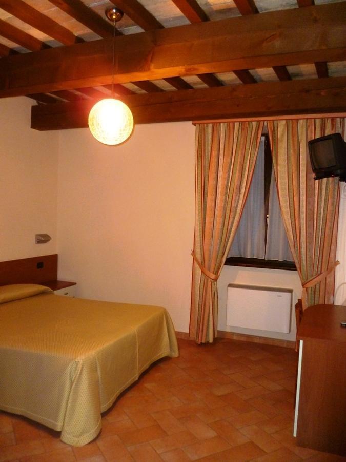 Hotel Santa Chiara SantʼAngelo in Vado Zewnętrze zdjęcie