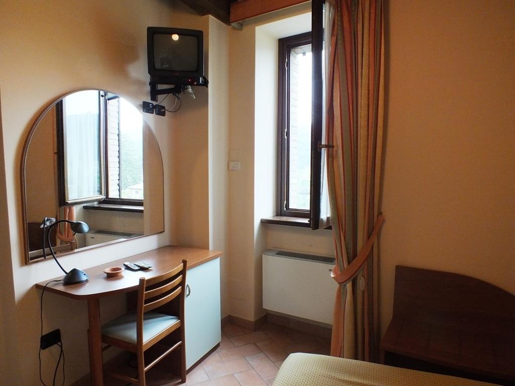 Hotel Santa Chiara SantʼAngelo in Vado Pokój zdjęcie